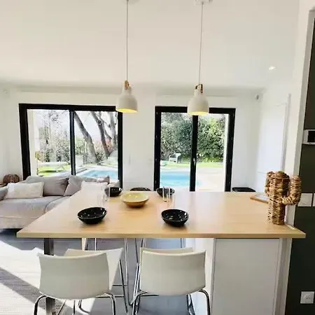 Apartment Before Making A Request, Read My Host Profile At Bottom Of Page # Fully Private 3-bedroom Luxury Close To