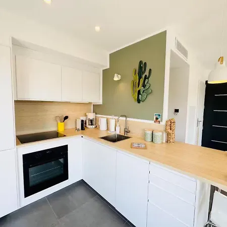 Lägenhet Before Making A Request, Read My Host Profile At Bottom Of Page # Fully Private 3-bedroom Luxury Close To
